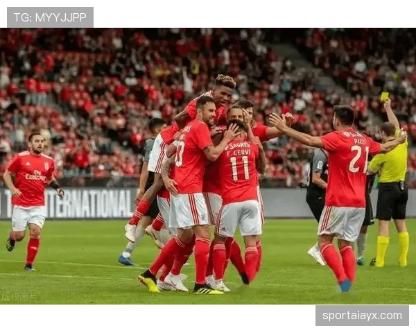 本菲卡欧战强势出击，团队协作彰显争冠雄心