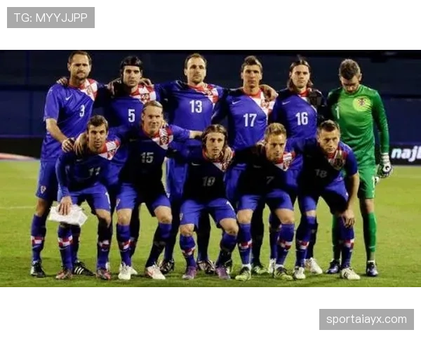 捷克队强势晋级欧洲杯预选赛，状态回暖引关注