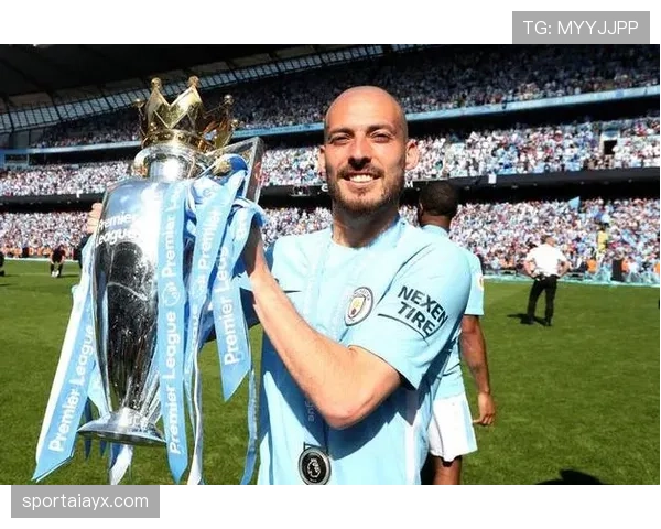 斯图加特官宣签下传奇中场杰拉德,新赛季引援引爆球迷期待 斯图加特官宣签下传奇中场杰拉德,新赛季引援引爆球迷期待