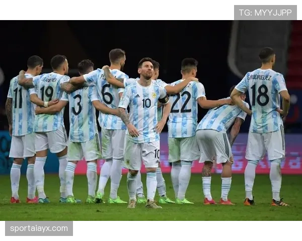 马丁内斯神勇扑救助球队夺冠，决赛封神延续火热状态