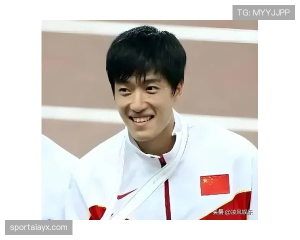 刘翔巅峰期的生活照曝光，这瑟瑟秋风里他居然穿得跟明星夜店一样豪气厉害！